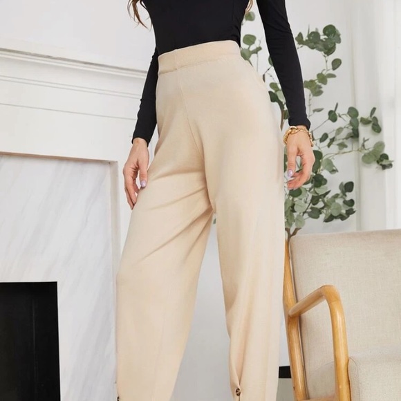 NWOT 🔥High Waist Button Detail Knit Pants🔥 - Picture 3 of 7